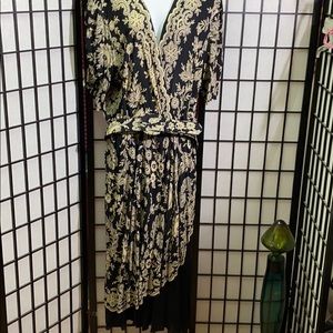 Phoebe Womans Gorgeous Belted Dress Size 18